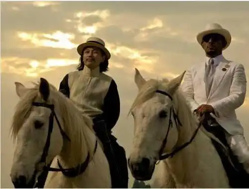 她是姜文助理,因临时顶替让子弹飞如今人生大变样