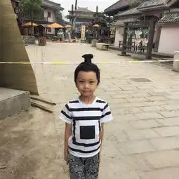 鞠觉亮执导电视剧孤芳不自赏林熠轩饰演小冬灼
