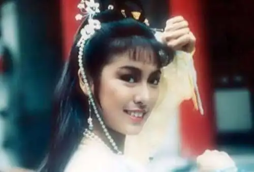 姐妹俩同是演员出身,姐姐成影后,妹妹为他怀孕,苦等7年无结果