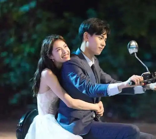 胡一天新剧青春须早为杀青,晒出剧照,粉丝都不淡定了