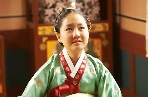 拥月公主女大十八变婴儿肥消掉变了一人
