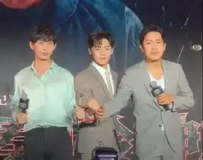 成毅剧照张博宇