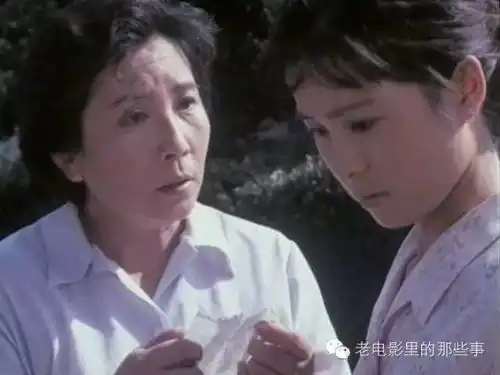 小字辈电影海报及剧照欣赏,难忘怀旧
