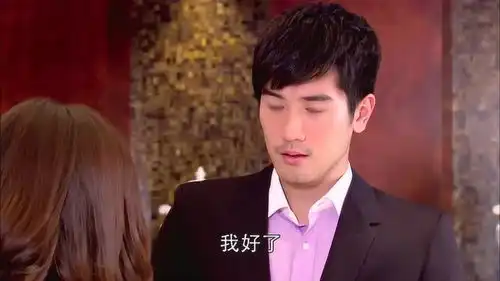 遇见王沥川小秋打扮漂亮,去陪沥川参加酒会,珍妮特气死了
