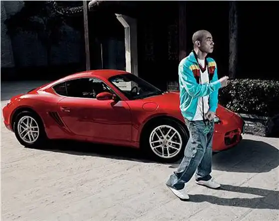 古惑仔陈浩南座驾秒杀山鸡霸气悍马不敌十三妹百万奔驰
