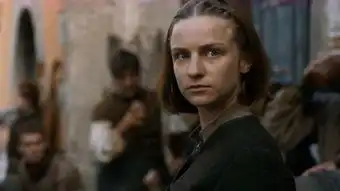 权力的游戏艾莉亚反杀大师姐后,贾昆为什么放她离开布拉佛斯