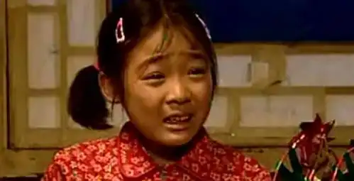 还记得暖春中的小花吗如今21岁,美到让人认不出