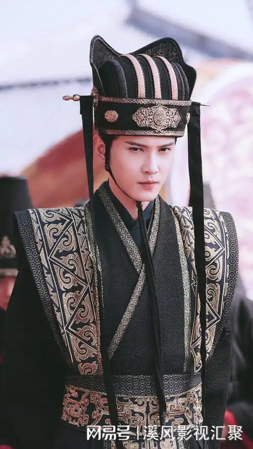 徐正溪突然宣布退圈天选权臣脸,因宇文护爆火,多部待播剧没播