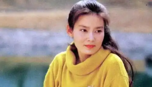 曾斩获8次影后,24岁毅然嫁给大7岁导演,现66岁单身专心学佛
