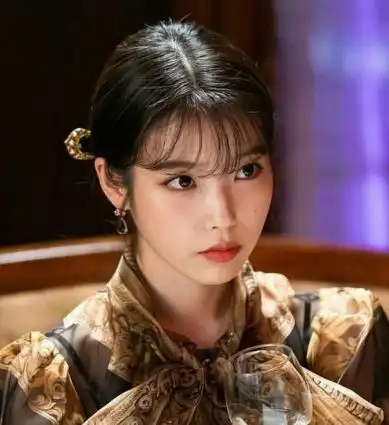 1集12套衣服iu新剧德鲁纳酒店成个人换装秀,最后一套绝了