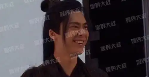 杨紫镜双城路透照曝光,造型很像香蜜,与李易峰二次合作
