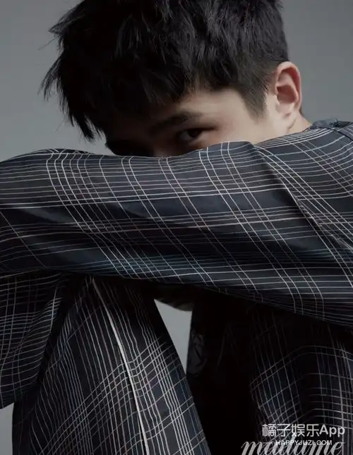 刘昊然最新写真轻松驾驭多种look,亦萌亦成熟说的就是他本人啦