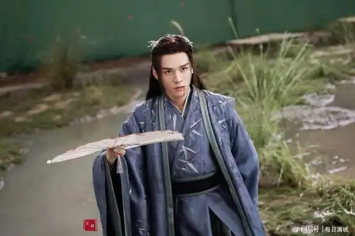 长月烬明首选男主是他,网友发现罗云熙只是个成功捡漏的
