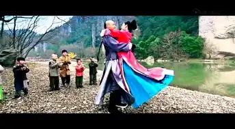 宫锁连城曝夺爱海报袁姗姗杨蓉冰火交锋
