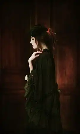 小时候看古典小说,心中存着的一件衣服
