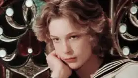 迪奥亲艾莉娜被发现
