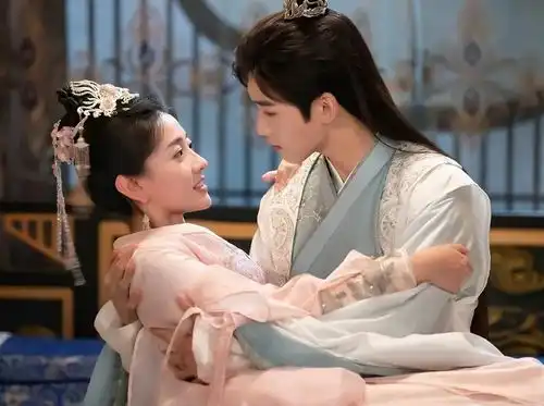 受双宠3导演邀约后,梁洁主动给邢昭林打电话,理由很奇葩