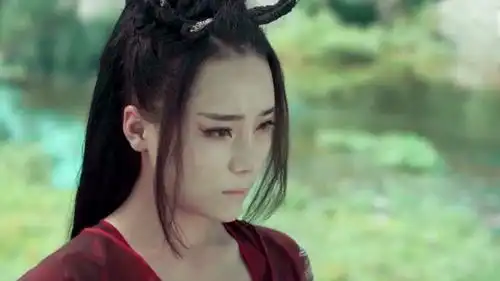 新白蛇传灵犀救下蜈蚣精,告知其真实身份,两人重归于好
