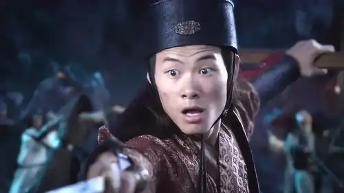 陈情令师姐与魏无羡说悄悄话,被男子打断,一剑刺中师姐
