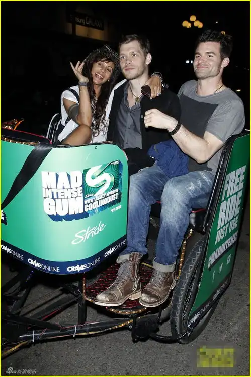 组图初代吸血鬼大k携新婚妻子以叔围观