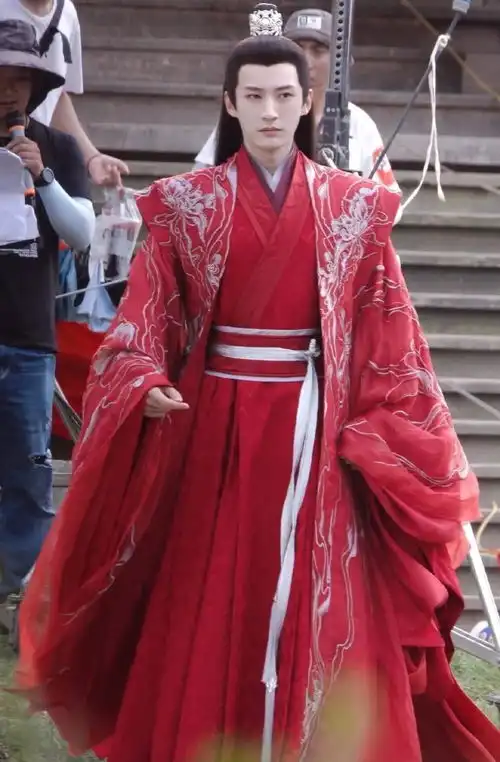 古装出圈男神新造型,你pk谁
