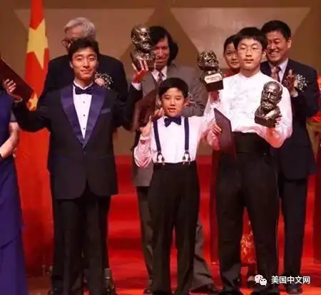 19岁获范克莱本金奖钢琴家张昊辰纽约独奏首演马上点击
