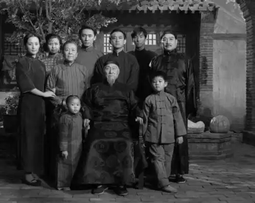 出身贫苦,一生奋进,却最终投湖自杀,文学史上最令人心疼的就是他