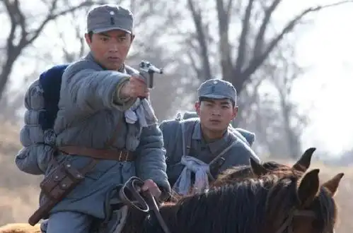 他打起仗来比王近山还疯,身骑花斑豹手持双枪,一人干掉一车鬼子
