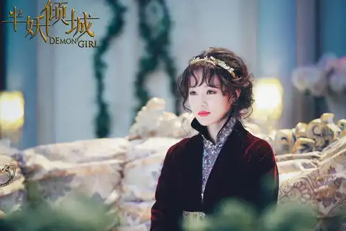 第一眼像赵丽颖,还像海陆,出道就是女主的到底是谁