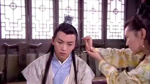 龙门镖局璎珞给星仁治病,她让星仁养好身体后,二人一起去看花