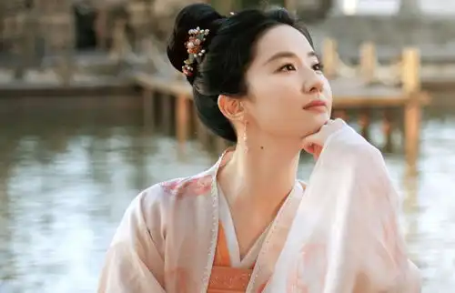 梦华录三美晒剧照,林允清纯柳岩温婉大方,刘亦菲古装yyds