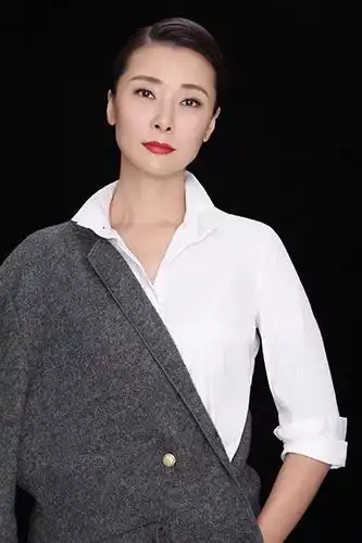 猎场柯蓝上线接力急诊科演绎高双商大女人
