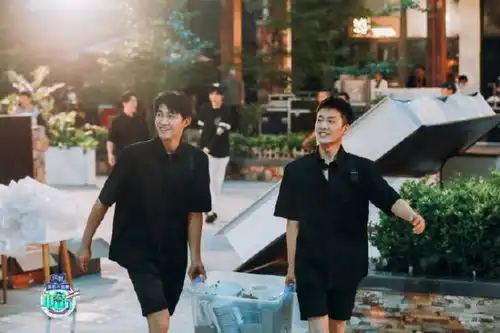 米饭王子李子峰上线中餐厅奔赴武汉致敬抗疫英雄
