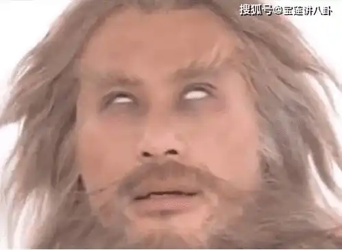 倚天屠龙记各版谢逊不是戴美瞳,就是翻白眼,唯有他是真瞎
