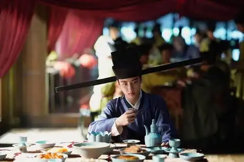 司马光砸缸的故事中,他救出来的小孩是谁难怪老师从不提他名字