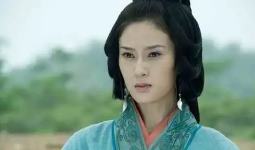 诸葛亮巧借东风,原来都是她的功劳,看来我们都被骗了好多年