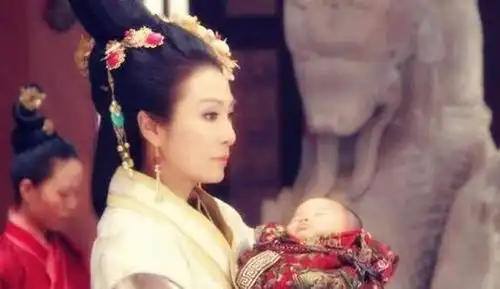 嫔妃若没皇子想上位,假怀孕诞下龙子可行吗专家这事很难做到
