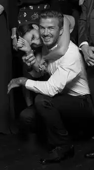 秀恩爱小贝晒与贝嫂亲热照甜蜜令人艳羡