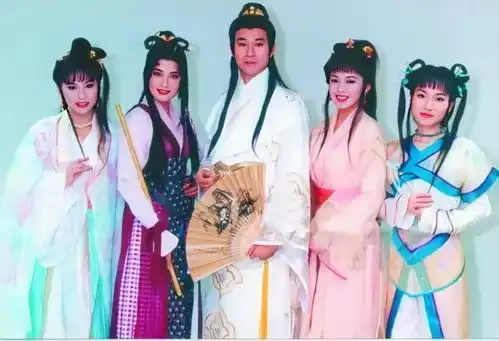 1995年的香帅传奇,多少人曾痴迷郑少秋珍贵幕后高清剧照

