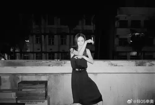 电影孤注一掷片场幕后照曝光张艺兴金晨搞怪
