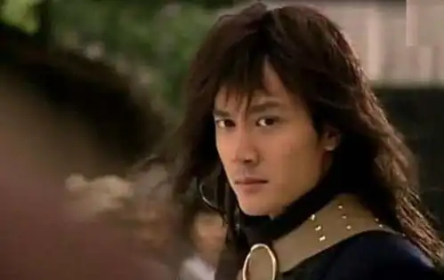 这部剧已经过去十年,聂风明月已淡出观众视野,他却火的一塌糊涂
