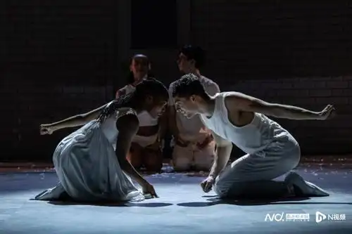 创新演绎莎翁经典,马修伯恩罗密欧与朱丽叶广州首演
