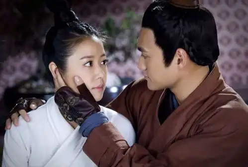 最强女主光环,第一任皇帝丈夫死后下嫁乞丐,再次当上皇后