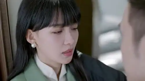 我和我们在一起夏颜将总裁送回家,意外看到自己丢了三年的手链