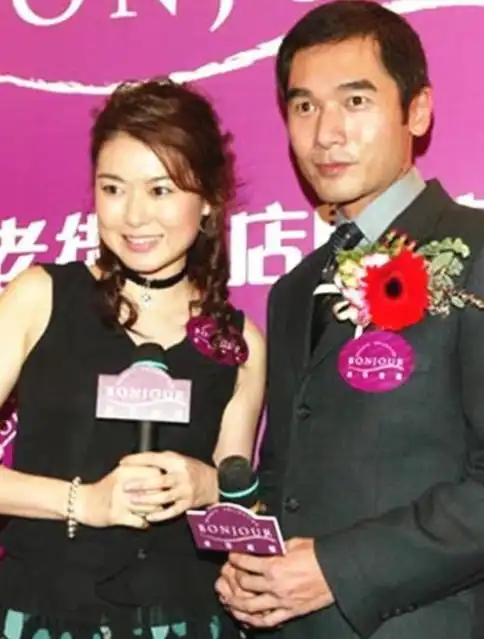 曾与四大天王中黎明交往,梦想与成龙开车兜风,今50岁还单身
