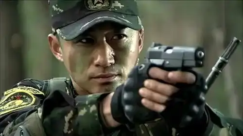 我是特种兵之利刃出鞘何晨光vs察猜
