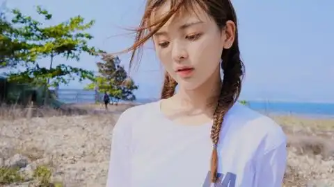 杨超越光明勇士新版本上线,快来和我一起邂逅一场萌趣的冒险吧
