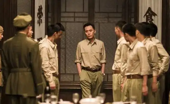 资源多却不懂珍惜的男星,胡歌张翰都因为捡了他的漏而大火
