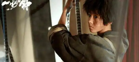 新晋谋女郎,上一秒周冬雨,下一刻章子怡
