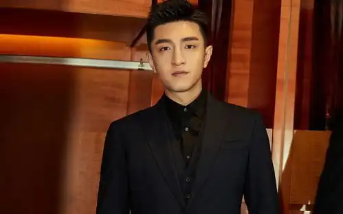 他是不一样的男人,既有颜值又有演技,俘获了少女的心
